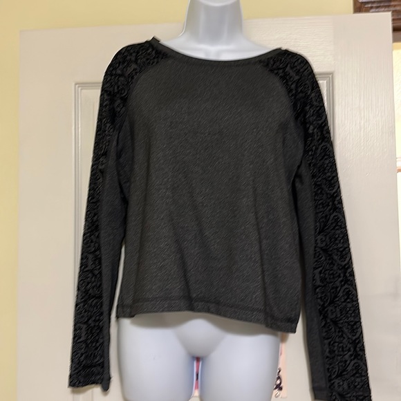 Calia by Carrie Underwood Pullover - Picture 1 of 8